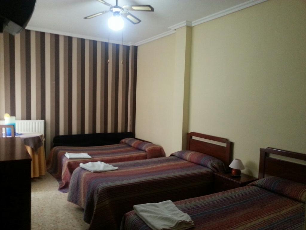 Pension Cinco Villas Logrono Phòng bức ảnh