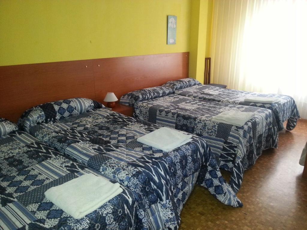 Pension Cinco Villas Logrono Phòng bức ảnh