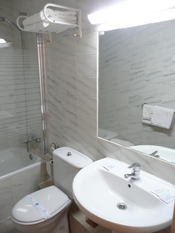 Pension Cinco Villas Logrono Phòng bức ảnh